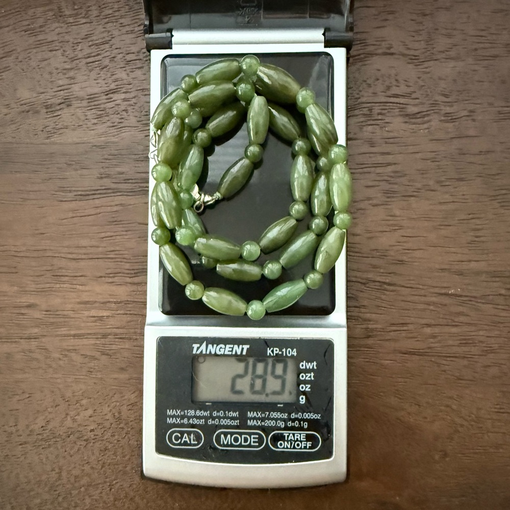 Nephrite jade barrel and round bead solid sterling silver necklace - Picture 7 of 9